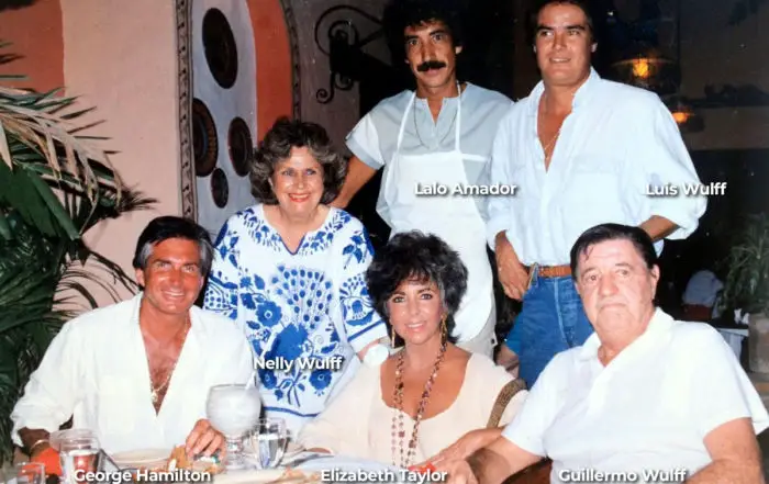 Elizabeth Taylor, George Hamilton, Nelly Wulff, Luis I. Wulff & Lalo Amador - Foto de Arturo Pasos Muñoz