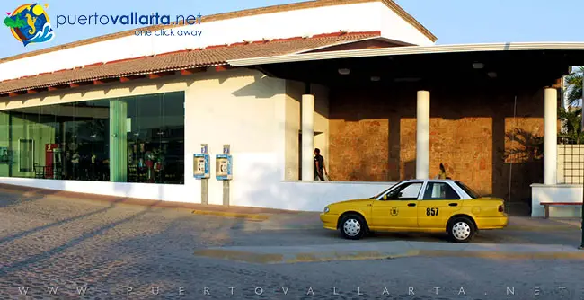 taxi en la central de autobuses de Puerto Vallarta