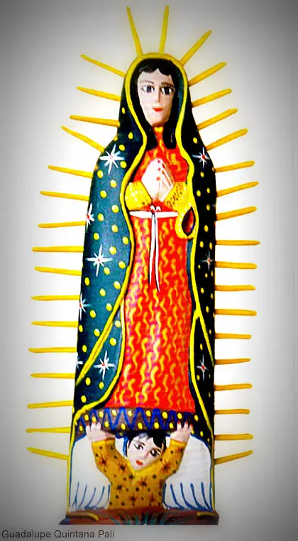 Virgen de Guadalupe tallada en madera