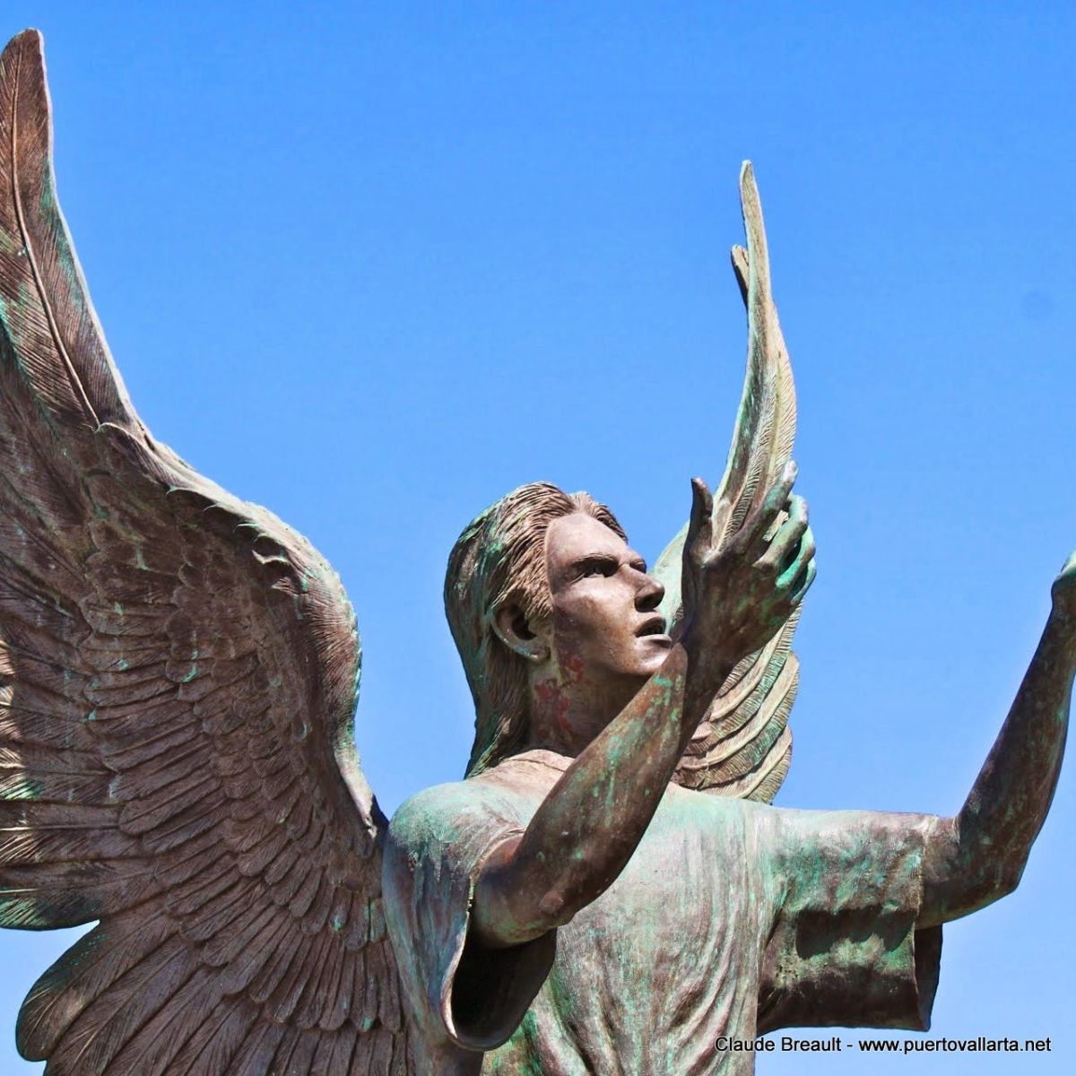 Angel of Hope and Messenger of Peace (2007) Héctor Manuel Montes García