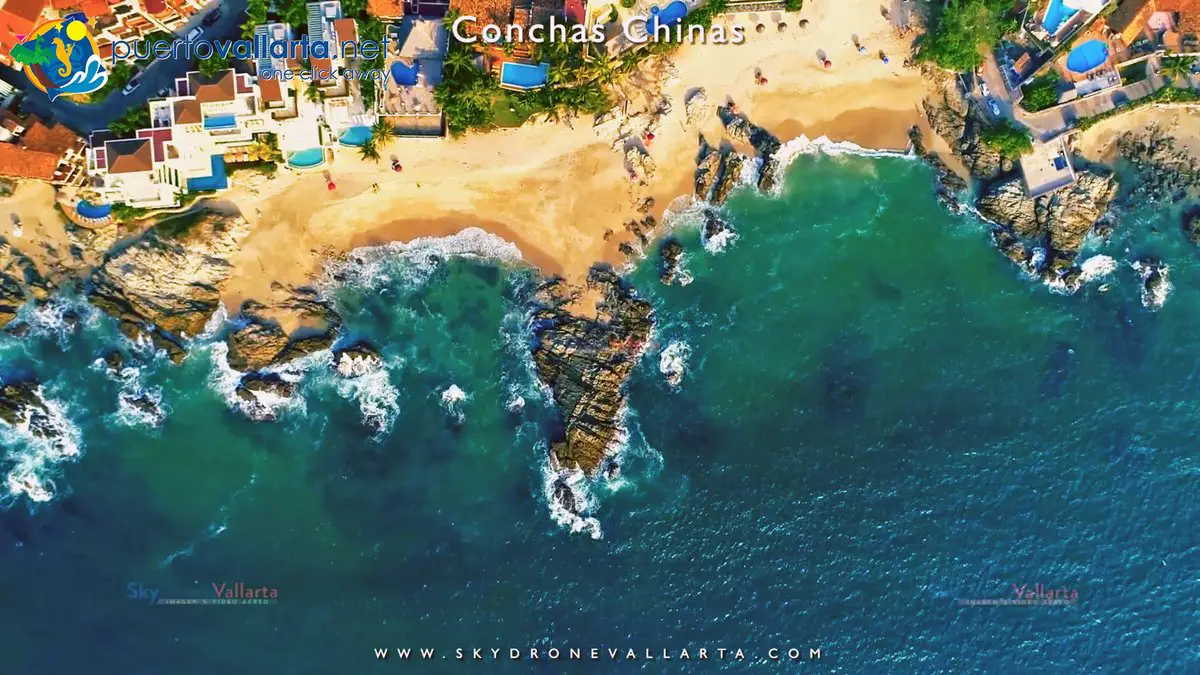 Playa Conchas Chinas, Zona Sur de Puerto Vallarta vista dron