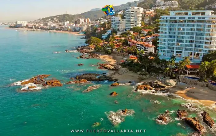 Playa Conchas Chinas, Zona Sur Puerto Vallarta vista dron
