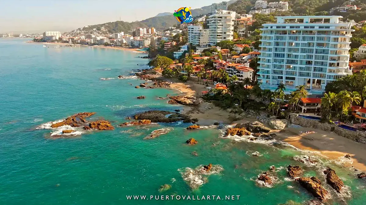 Playa Conchas Chinas, Zona Sur Puerto Vallarta vista dron