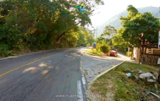 Entrance to Boca de Tomatlan from the highway