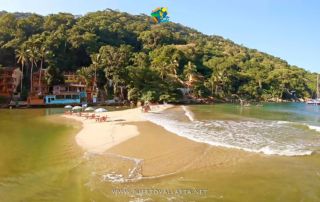 Boca de Tomatlan, beach for sunbathers, south of the river