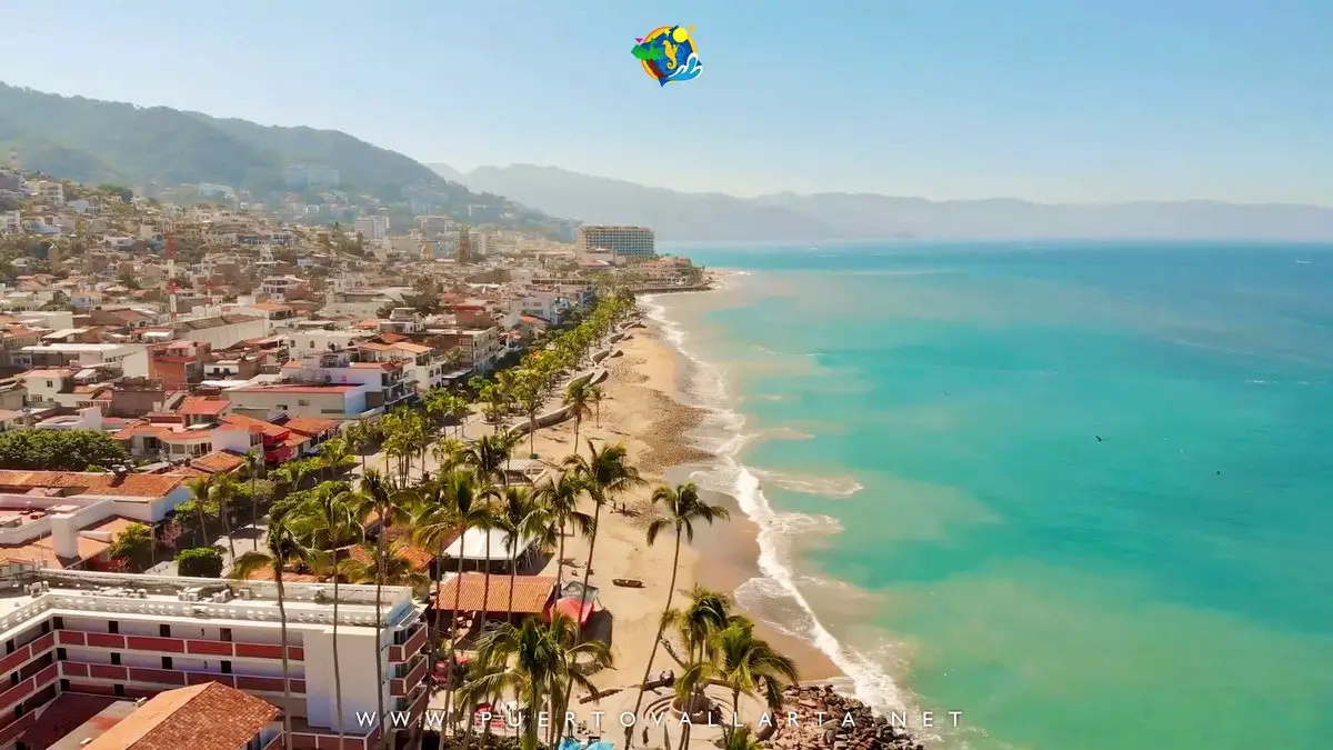 Vista del Malecón de Puerto Vallarta de norte a sur