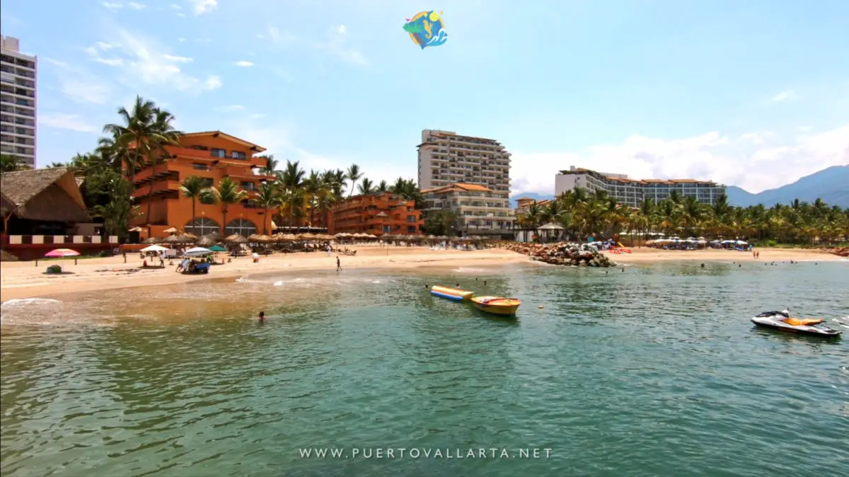 Playa frente a Villas del Palmar, Friendly Vallarta y Fiesta Americana, Playa Los Tules, Zona Hotelera, Puerto Vallarta, México