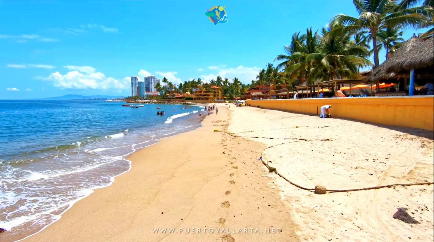 Playa Las Glorias mirando al norte, Zona Hotelera Puerto Vallarta