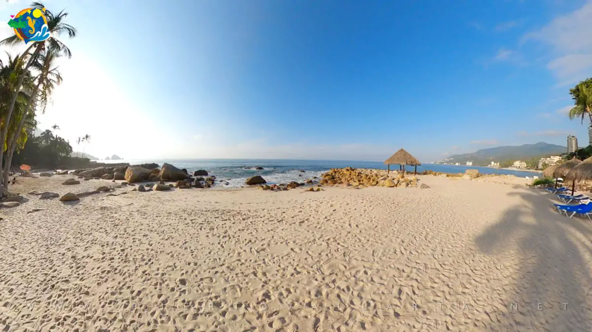 Playa Esmeralda (Emerald Beach) in front of Sierra del Mar, Puerto Vallarta
