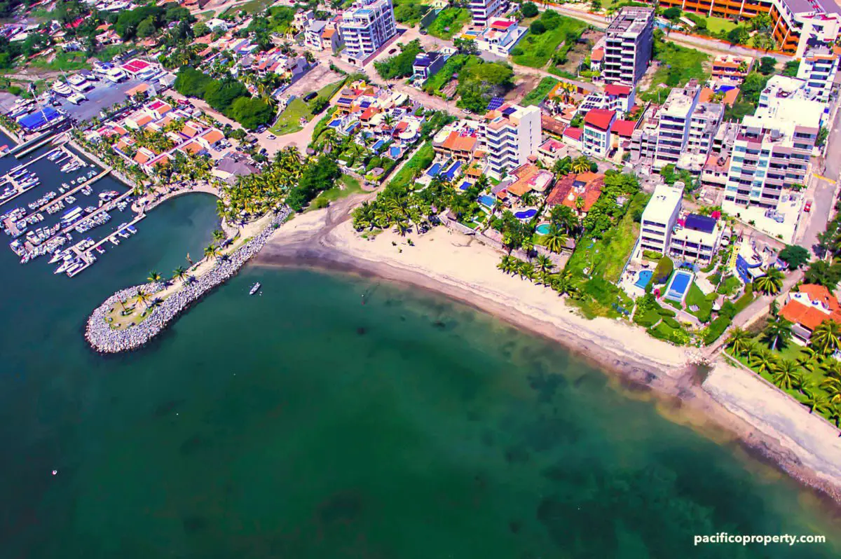 La Cruz de Huanacaxtle Beach, drone view