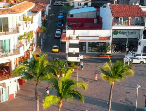 Faro del Malecón, Galeana con Morelos – Centro de Vallarta