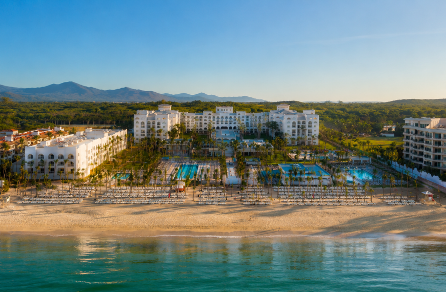 RIU Jalisco Reborn as Riu Flamingos in Riviera Nayarit