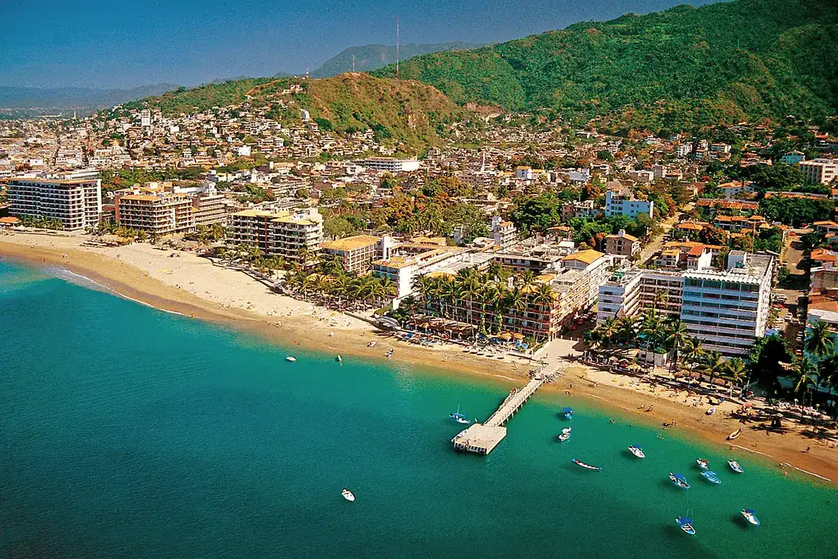 Panoramic view of Los Muertos
