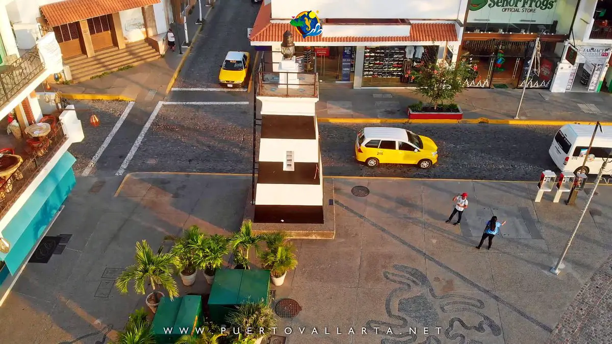Malecon Lighthouse - range marker/beacon and Galeana/Morelos streets