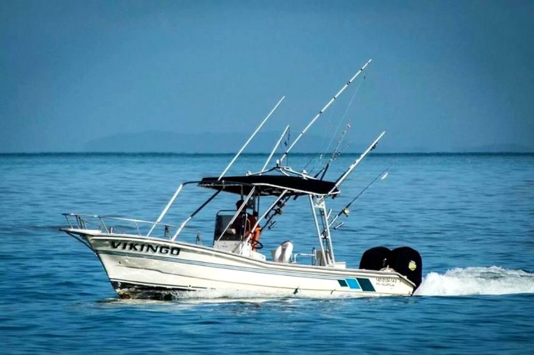 Sportfishing boat on Banderas Bay for Puerto Vallarta trash fishing cleanup tournament