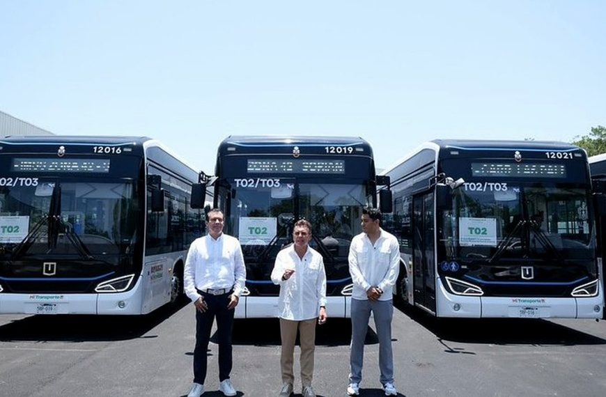 Electric buses lined up for the launch of Puerto Vallarta electromobility service