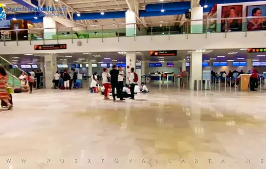 Lobby público de llegadas del Aeropuerto de Puerto Vallarta