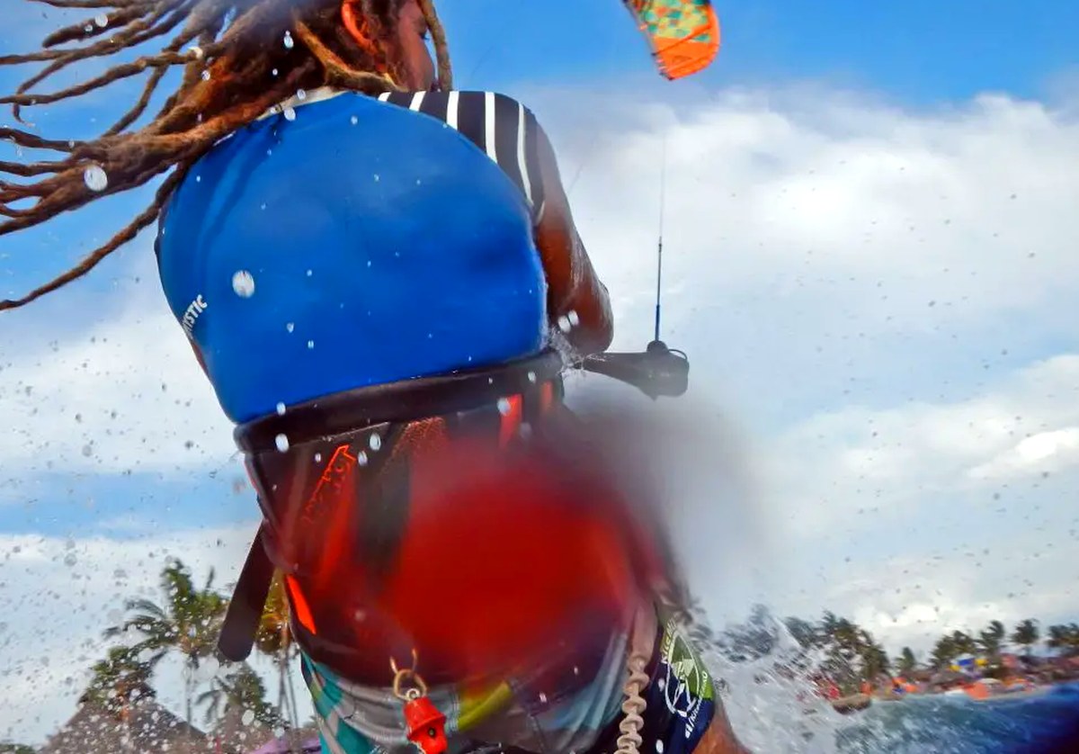 Kitesurfer riding Pacific waves near Puerto Vallarta and Riviera Nayarit